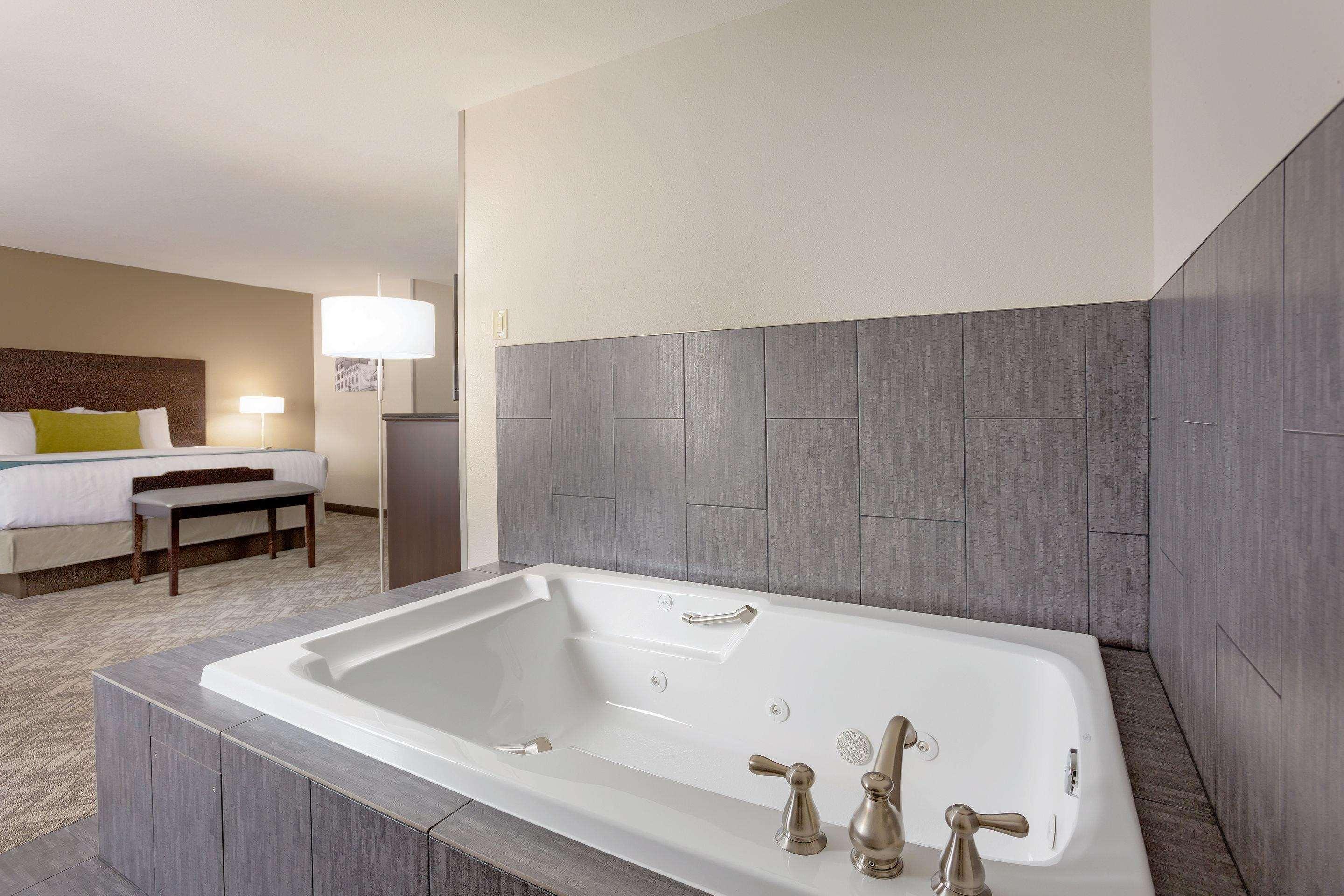 Comfort Inn & Suites Tualatin - Lake Oswego South Εξωτερικό φωτογραφία