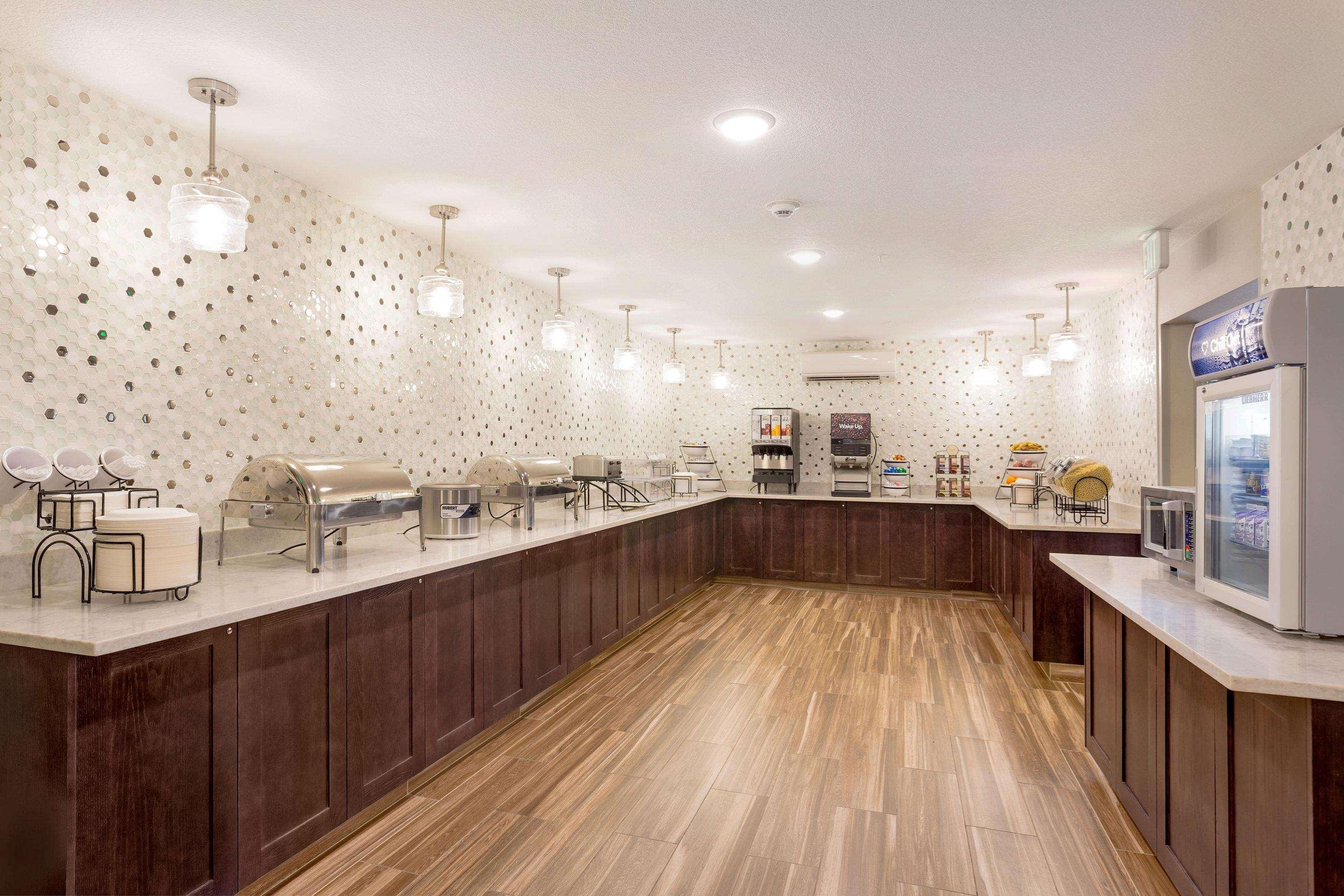 Comfort Inn & Suites Tualatin - Lake Oswego South Εξωτερικό φωτογραφία