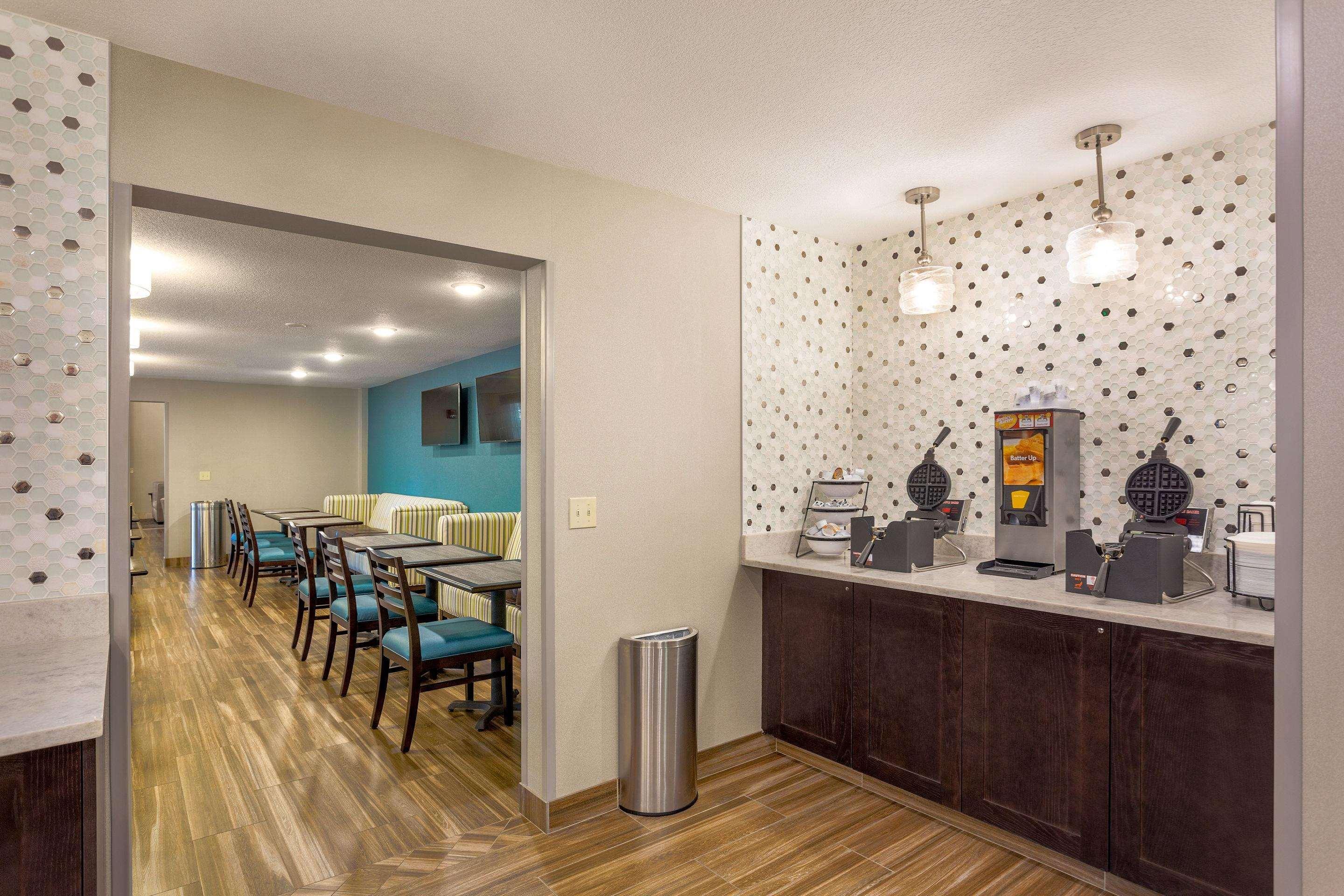Comfort Inn & Suites Tualatin - Lake Oswego South Εξωτερικό φωτογραφία