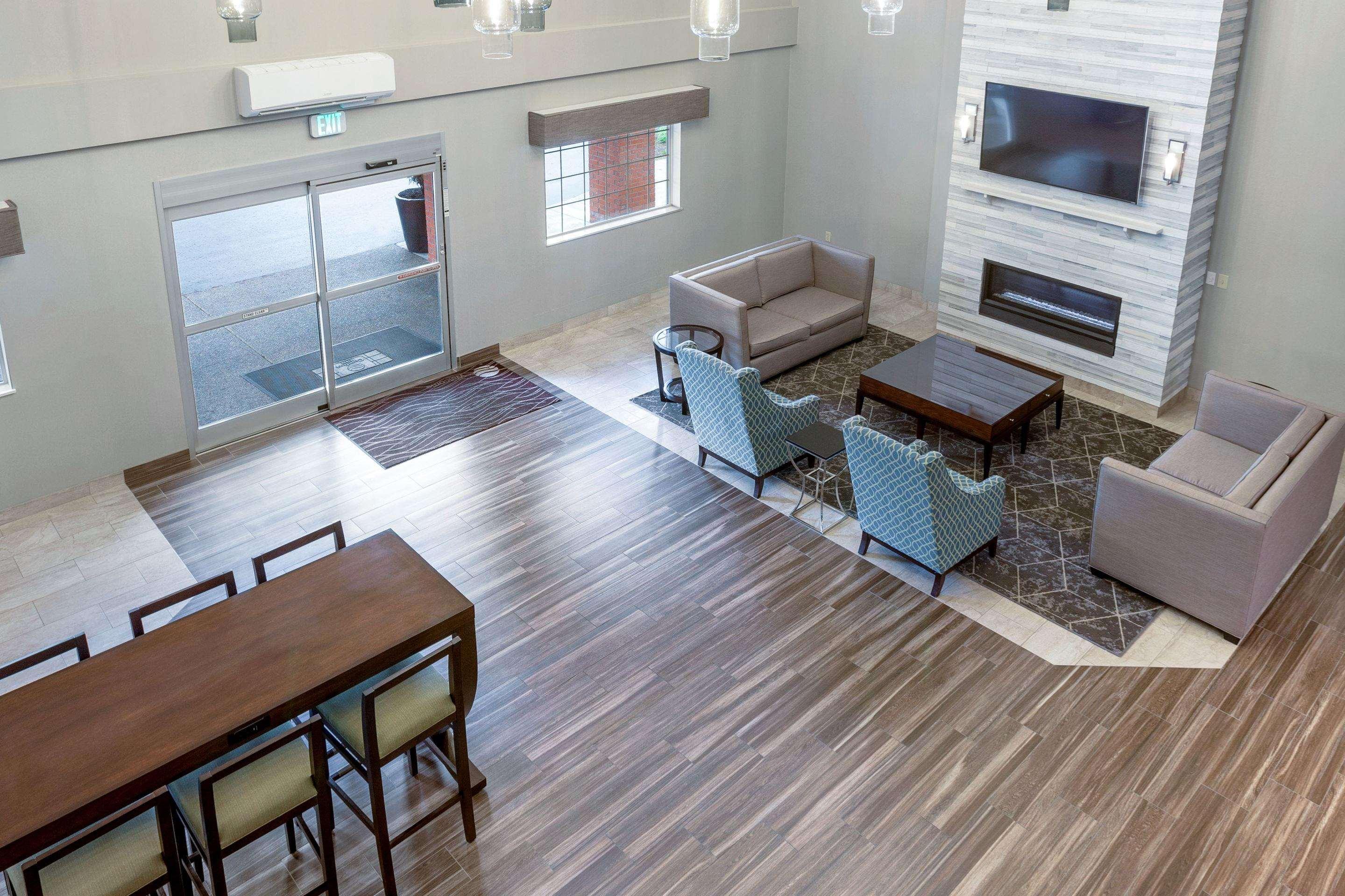 Comfort Inn & Suites Tualatin - Lake Oswego South Εξωτερικό φωτογραφία