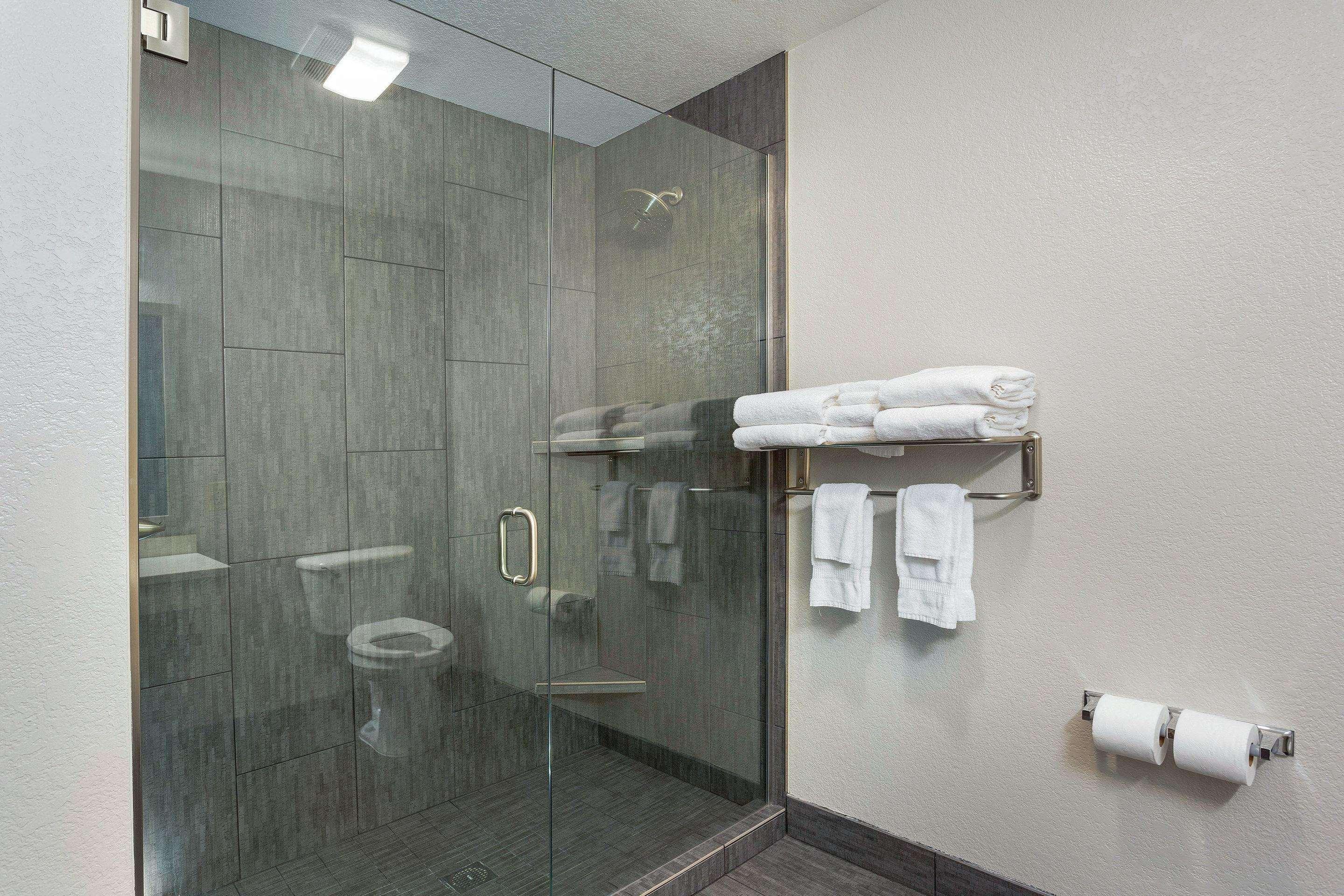 Comfort Inn & Suites Tualatin - Lake Oswego South Εξωτερικό φωτογραφία