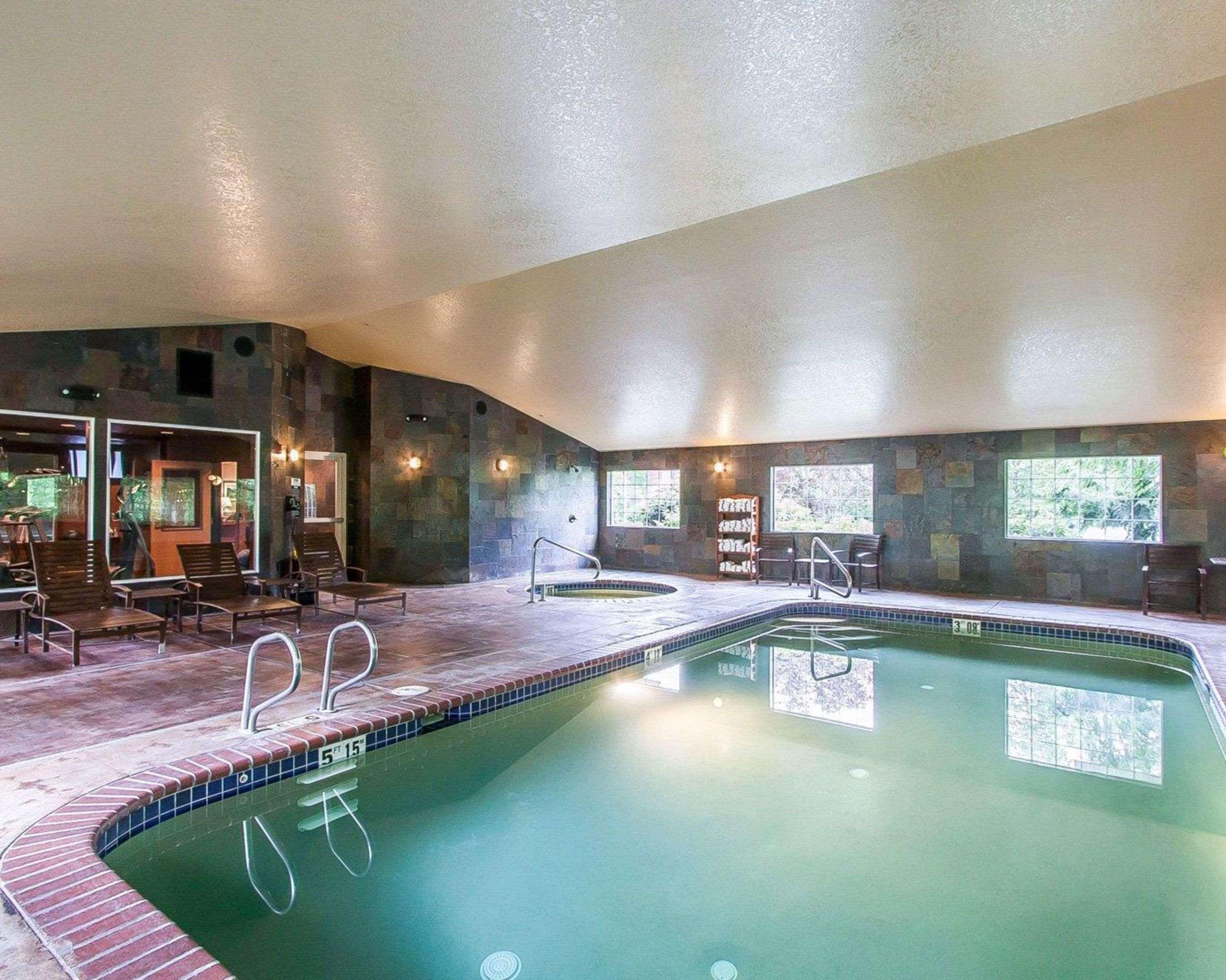 Comfort Inn & Suites Tualatin - Lake Oswego South Εξωτερικό φωτογραφία