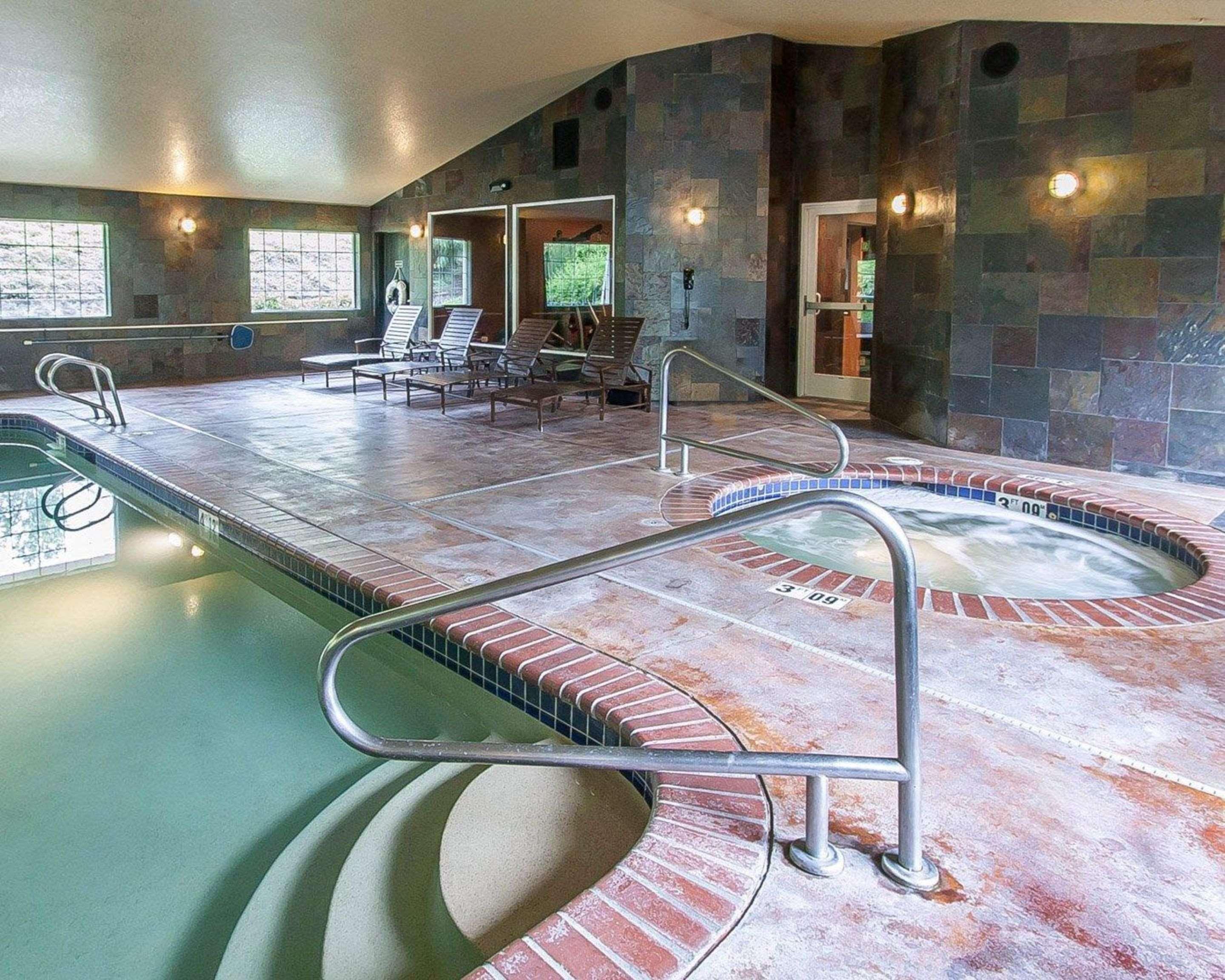 Comfort Inn & Suites Tualatin - Lake Oswego South Εξωτερικό φωτογραφία