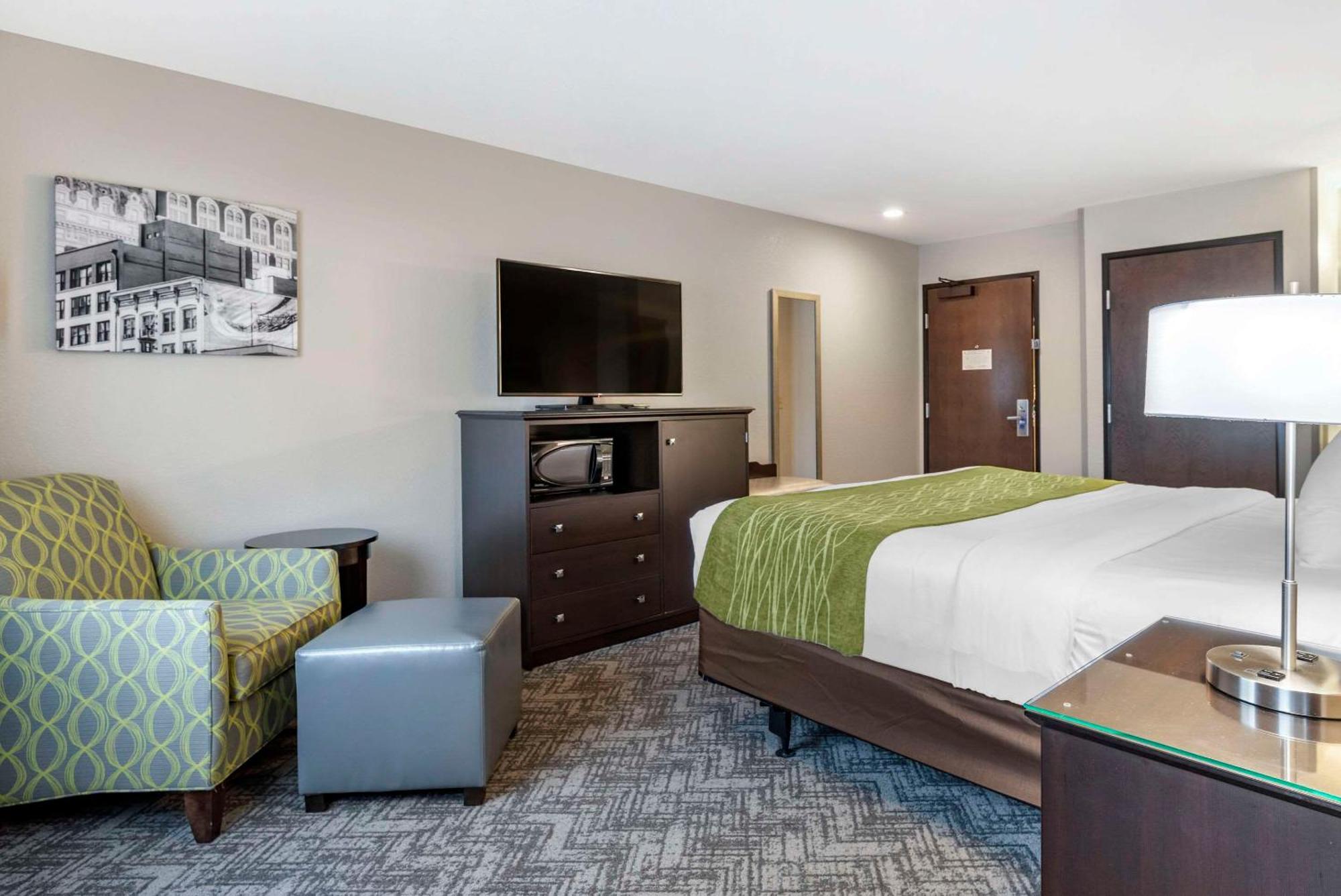 Comfort Inn & Suites Tualatin - Lake Oswego South Εξωτερικό φωτογραφία