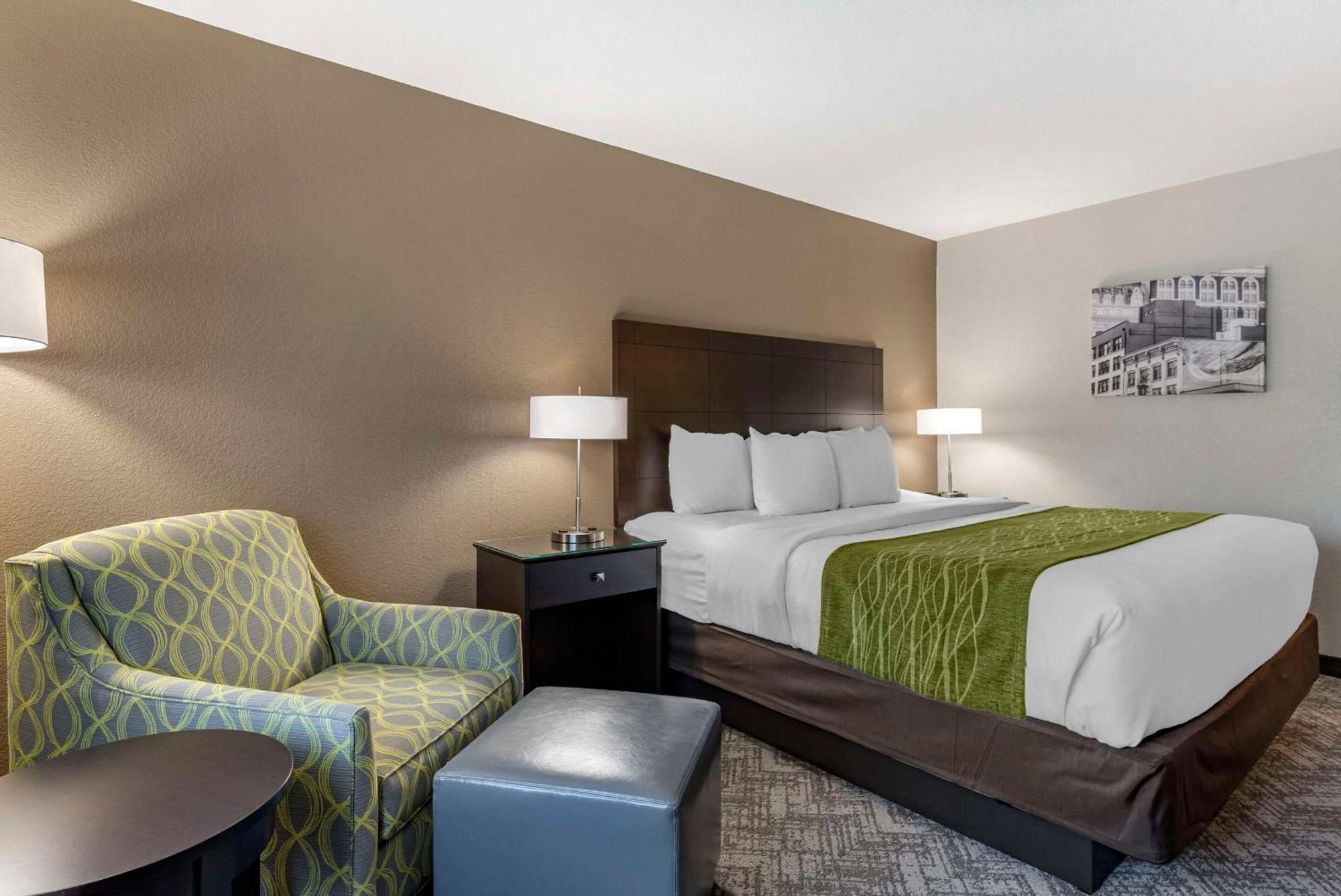 Comfort Inn & Suites Tualatin - Lake Oswego South Εξωτερικό φωτογραφία