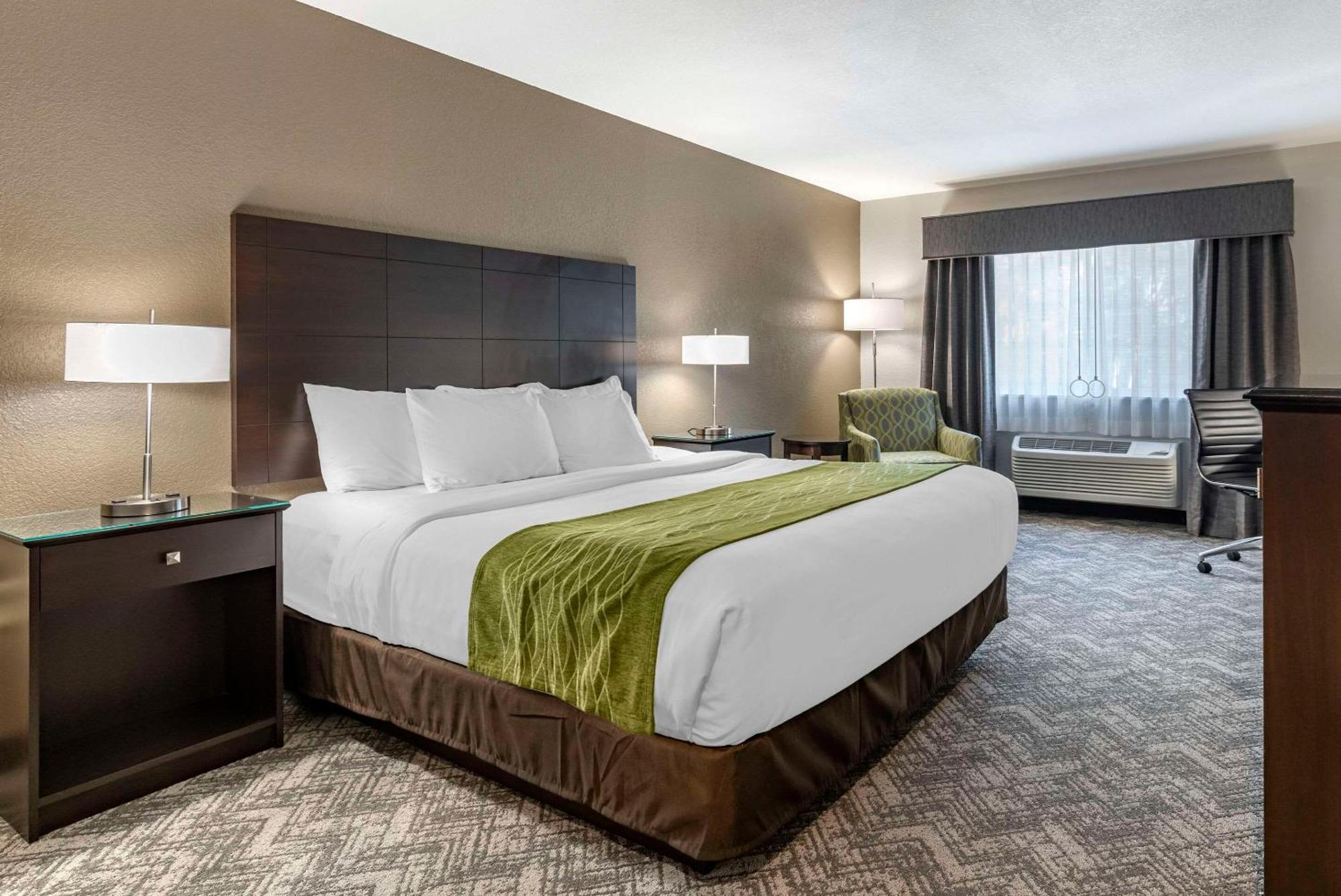 Comfort Inn & Suites Tualatin - Lake Oswego South Εξωτερικό φωτογραφία