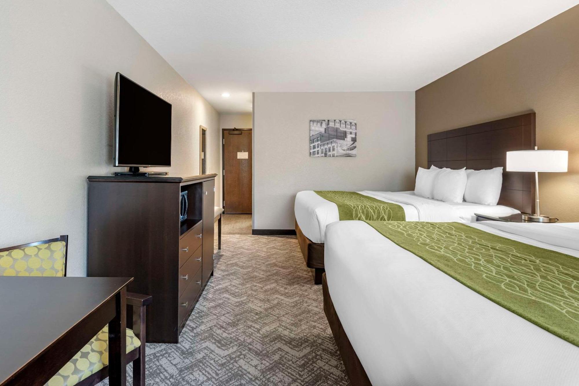 Comfort Inn & Suites Tualatin - Lake Oswego South Εξωτερικό φωτογραφία