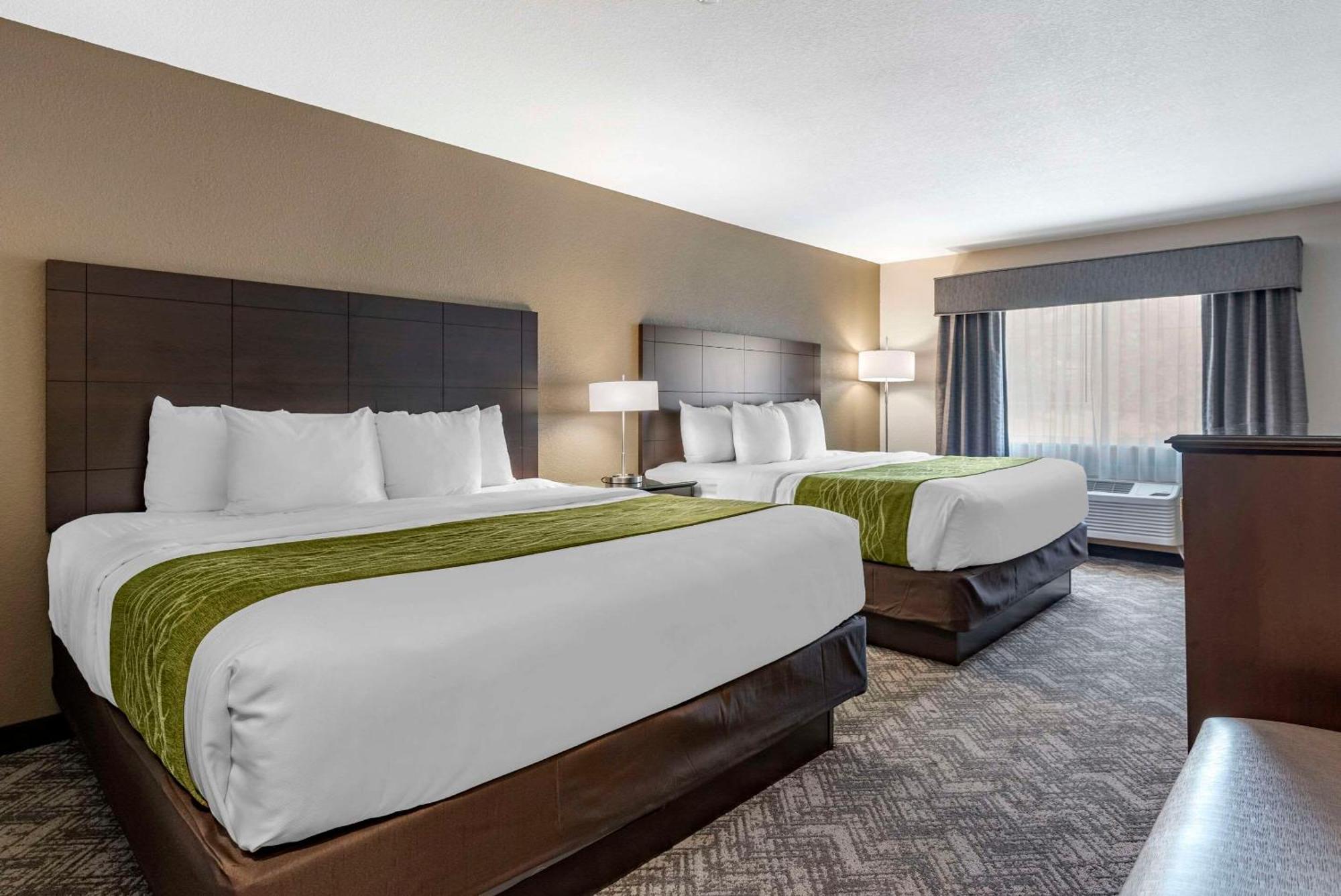 Comfort Inn & Suites Tualatin - Lake Oswego South Εξωτερικό φωτογραφία