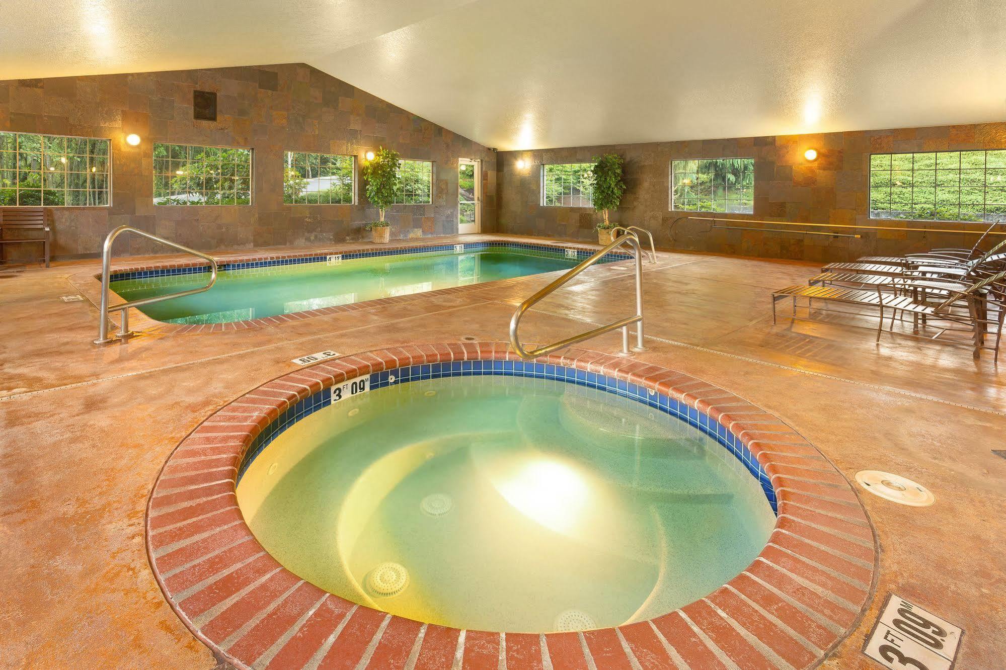 Comfort Inn & Suites Tualatin - Lake Oswego South Εξωτερικό φωτογραφία